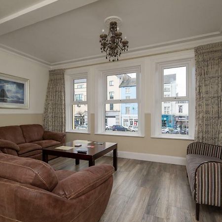 Hotel The Square Townhouse Fermoy Esterno foto
