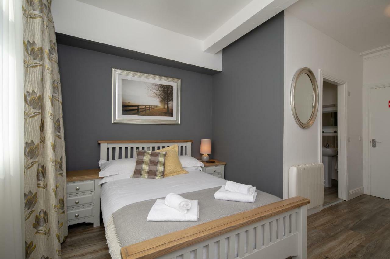 Hotel The Square Townhouse Fermoy Esterno foto
